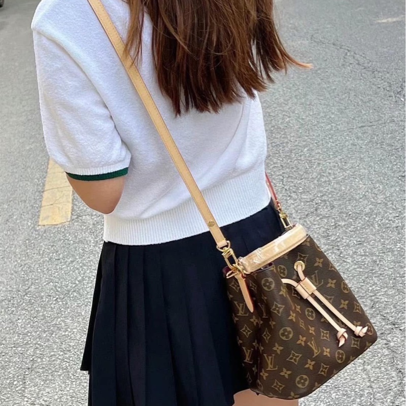 Louis Vuitton M46581 經典Monogram NANO NOE水桶包 手提包 斜背包-21