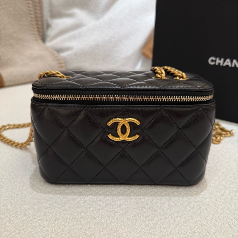 復古金球CHANEL 黑色羊皮菱格紋化妝箱斜背包長盒子-1