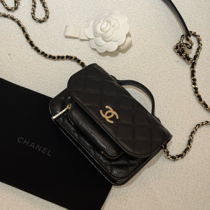 絕美WOC MINI CHANEL 黑色荔枝牛皮金釦金鍊手提斜背郵差包-0