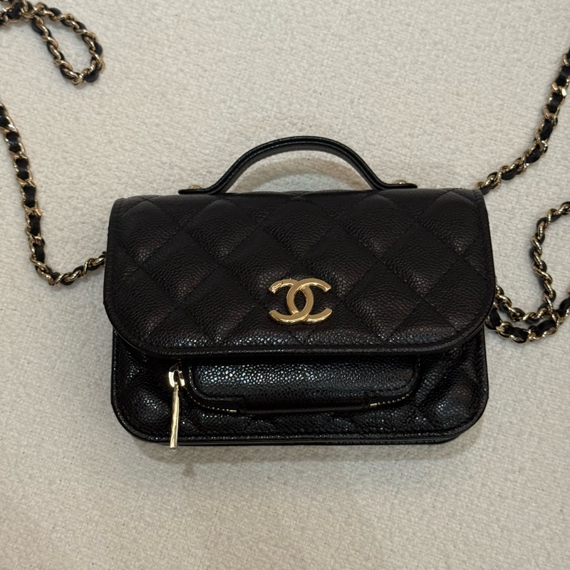 絕美WOC MINI CHANEL 黑色荔枝牛皮金釦金鍊手提斜背郵差包-1