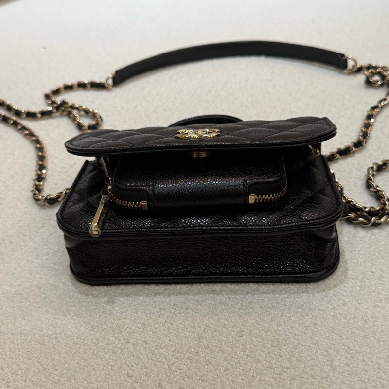 絕美WOC MINI CHANEL 黑色荔枝牛皮金釦金鍊手提斜背郵差包-3