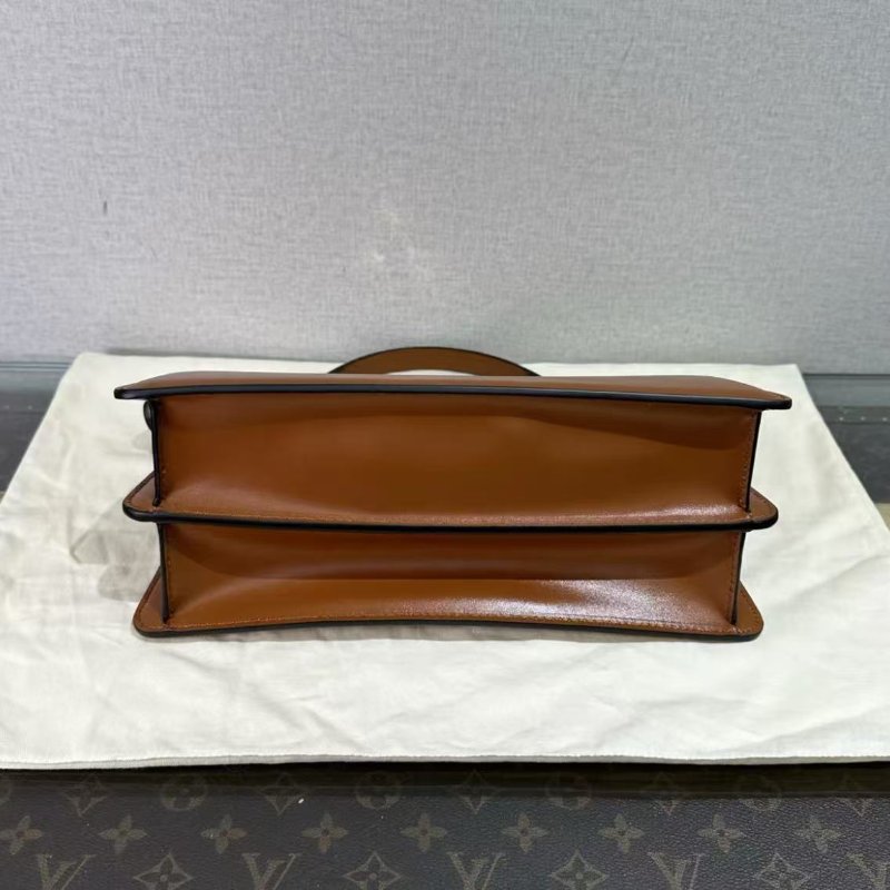 ✨FENDI 棕色金扣Peekaboo手提肩背斜背包29*18*11  99新配件塵袋-2
