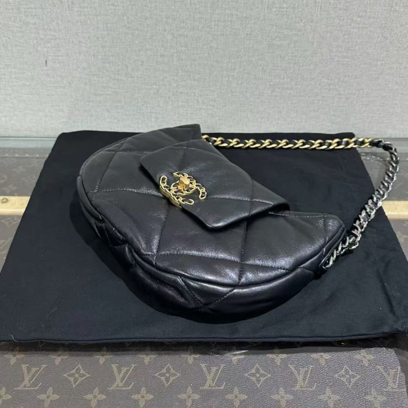 ✨CHANEL 24C新款黑金19bag系列hobo肩背包 25*20*7 99新配件塵袋-2
