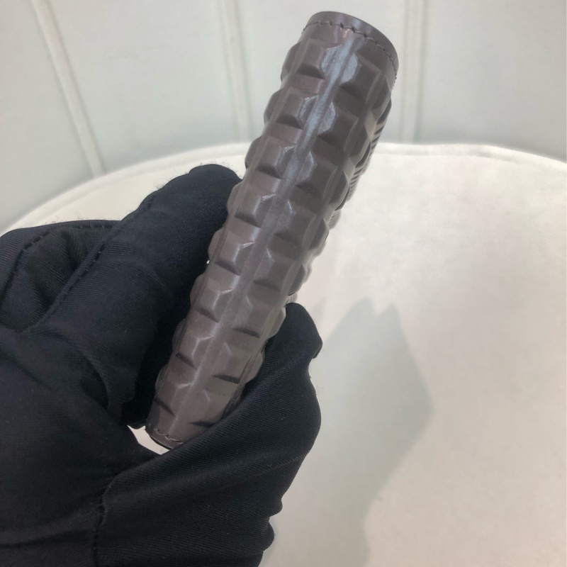 Balenciaga 窩釘灰色短銀包 XB035-9