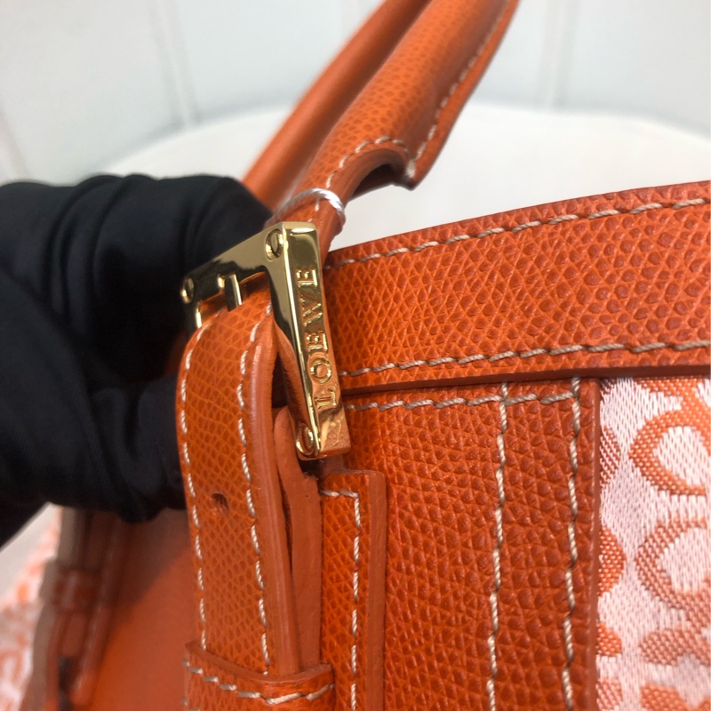 Loewe 橙色手挽袋 I293WH-13