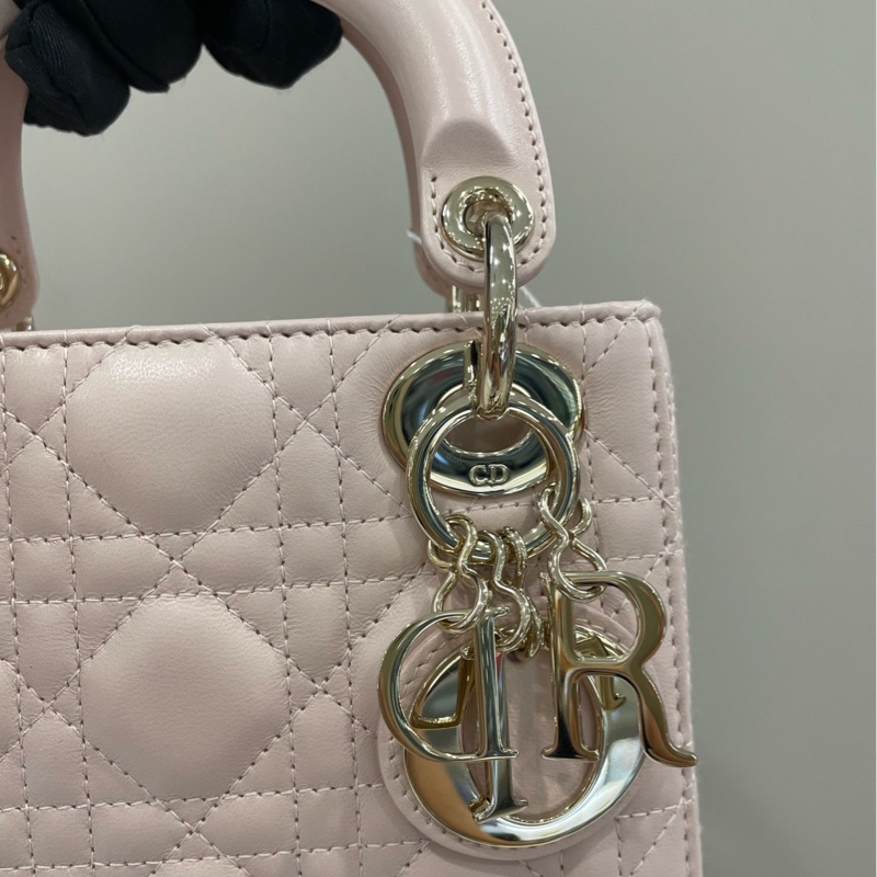 Dior迪奧 三格戴妃櫻花粉🌸金扣~附件:盒子 塵袋 包卡-15
