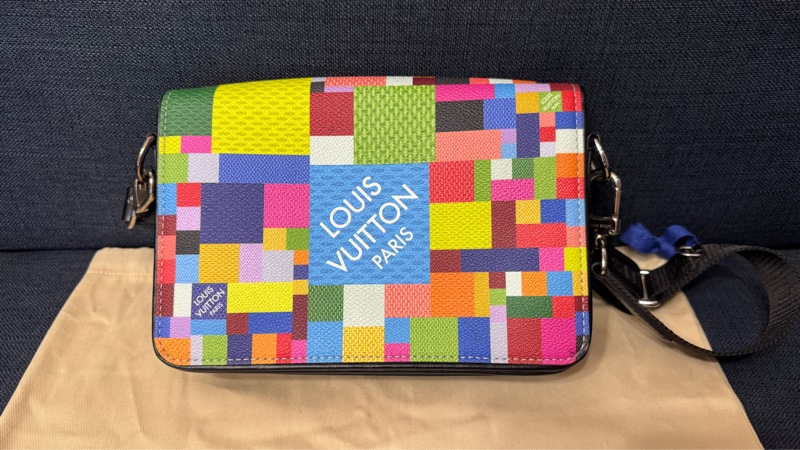LV N50036 Graphite 3D Studio 彩色彩虹咖啡棋盤格紋郵差包-0