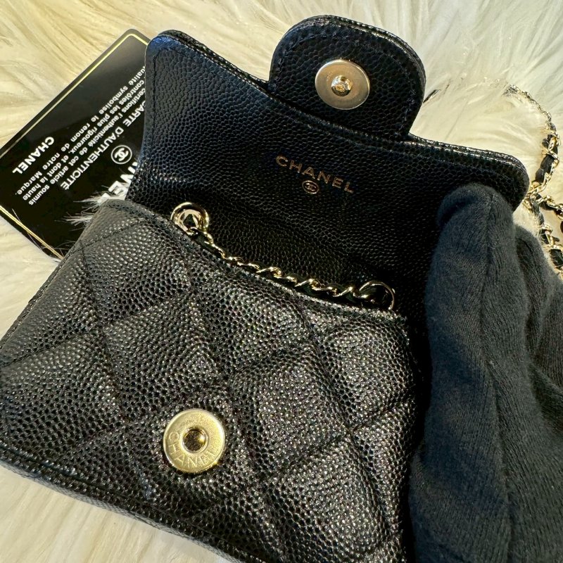 CHANEL 立體胸卡包-4