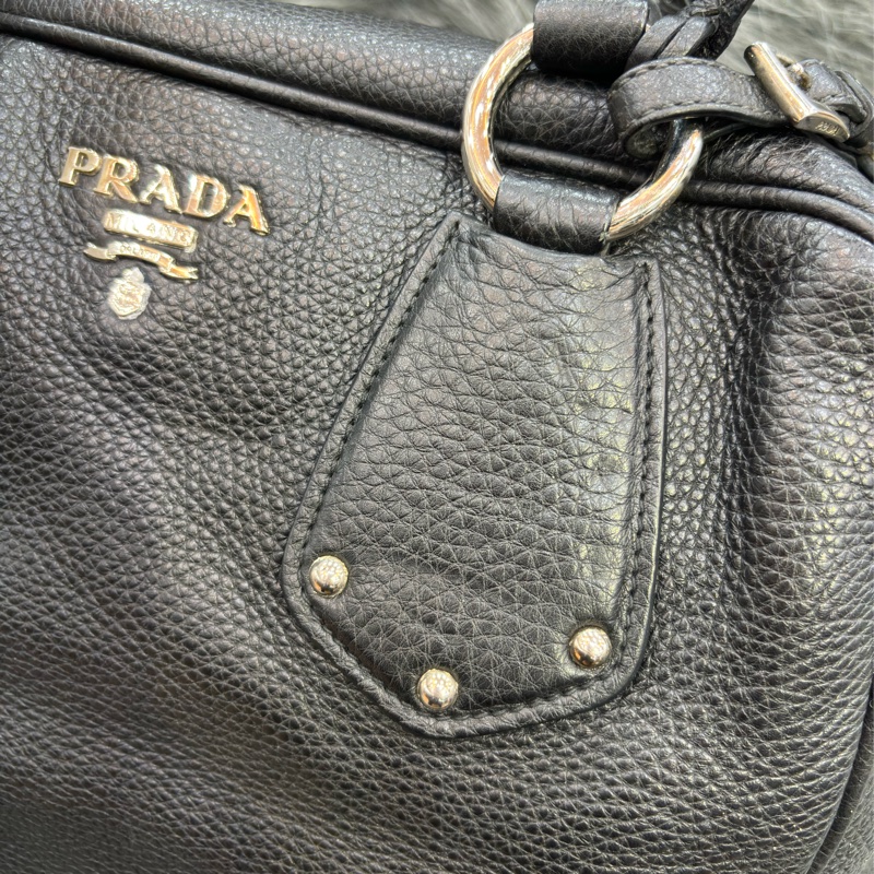 PRADA BL0310 黑色荔枝皮 銀色LOGO 編織把 拉鍊 手提包保齡球包波士頓包-33