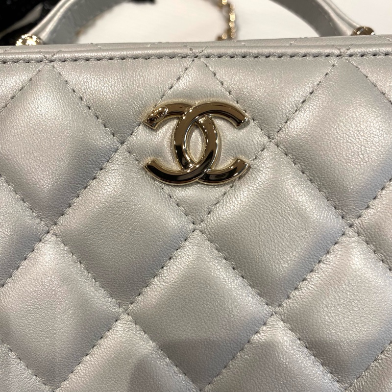 CHANEL 銀灰化妝箱手提肩背鏈條包-2