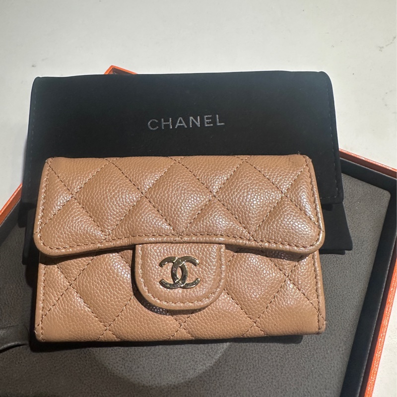 Chanel奶茶色零錢包-3