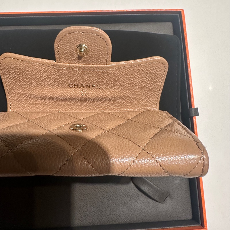 Chanel奶茶色零錢包-16