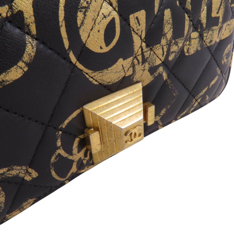 CHANEL 牛皮皮革WOC Wallet On Chain金扣鏈帶肩背袋-14