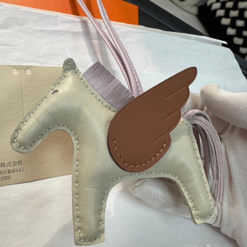 HERMÈS RODEO PM PEGASE PM BAG CHARM IN CRAIE & MAUVE PALE (CREAM & PURPLE)-14