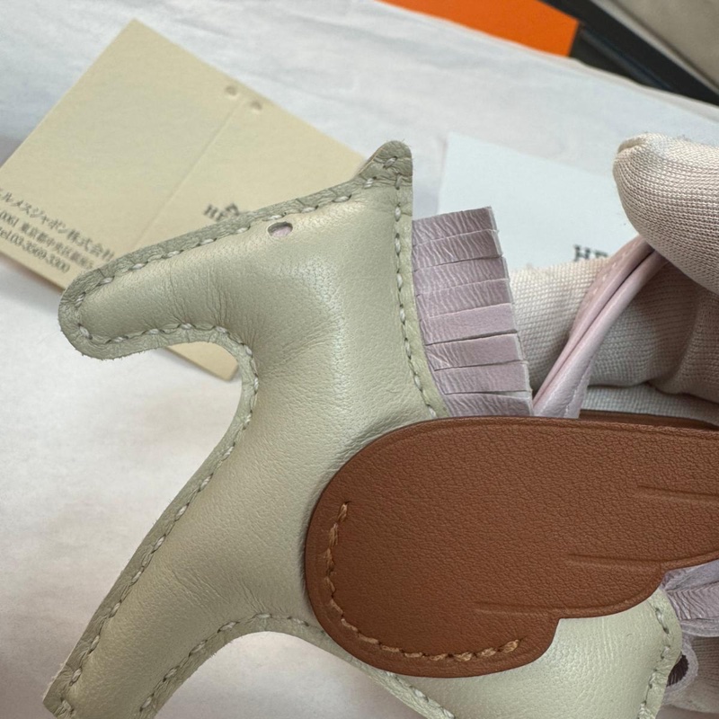 HERMÈS RODEO PM PEGASE PM BAG CHARM IN CRAIE & MAUVE PALE (CREAM & PURPLE)-18