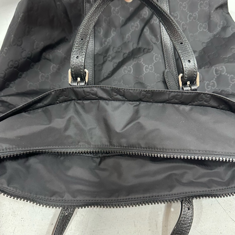 Gucci 510332 黑尼龍GG logo 斜背包購物包-28