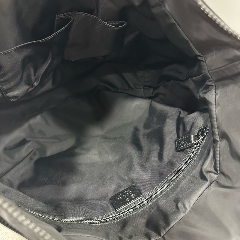 Gucci 510332 黑尼龍GG logo 斜背包購物包-30