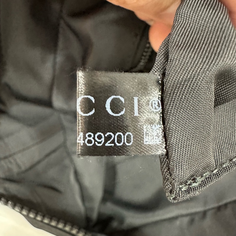 Gucci 510332 黑尼龍GG logo 斜背包購物包-36