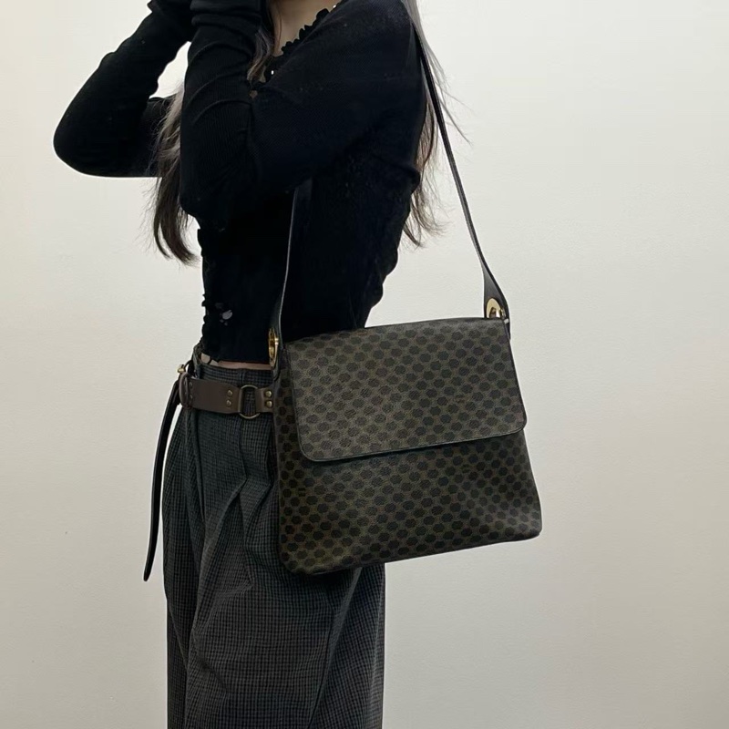 「JL精品代購」celine黑色老花大金環單肩翻蓋托特包-6