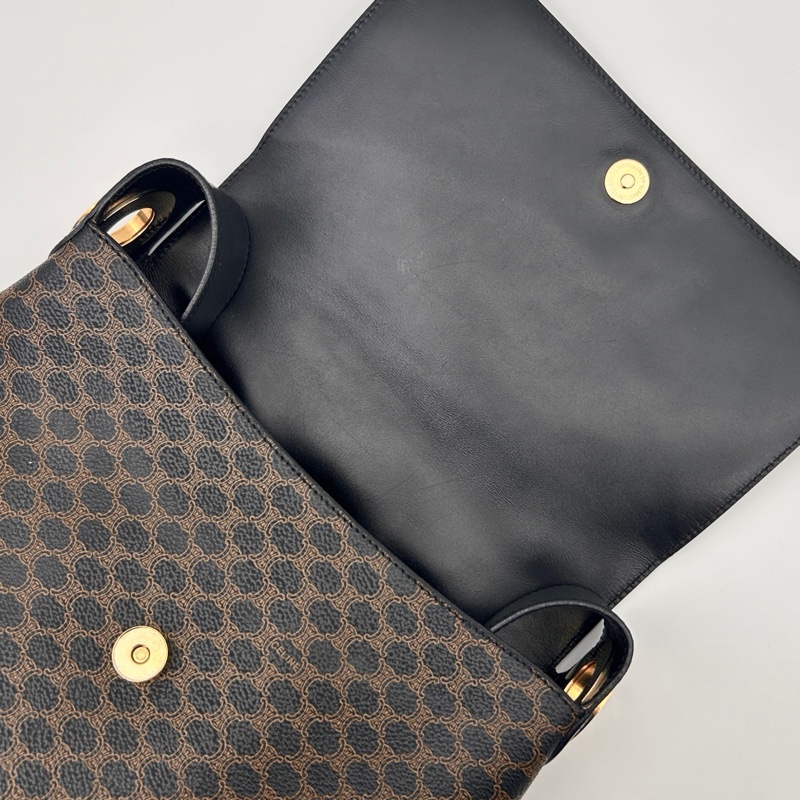 「JL精品代購」celine黑色老花大金環單肩翻蓋托特包-17