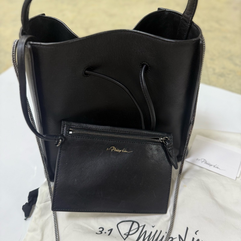 3.1Philliplim 黑色水桶包-6