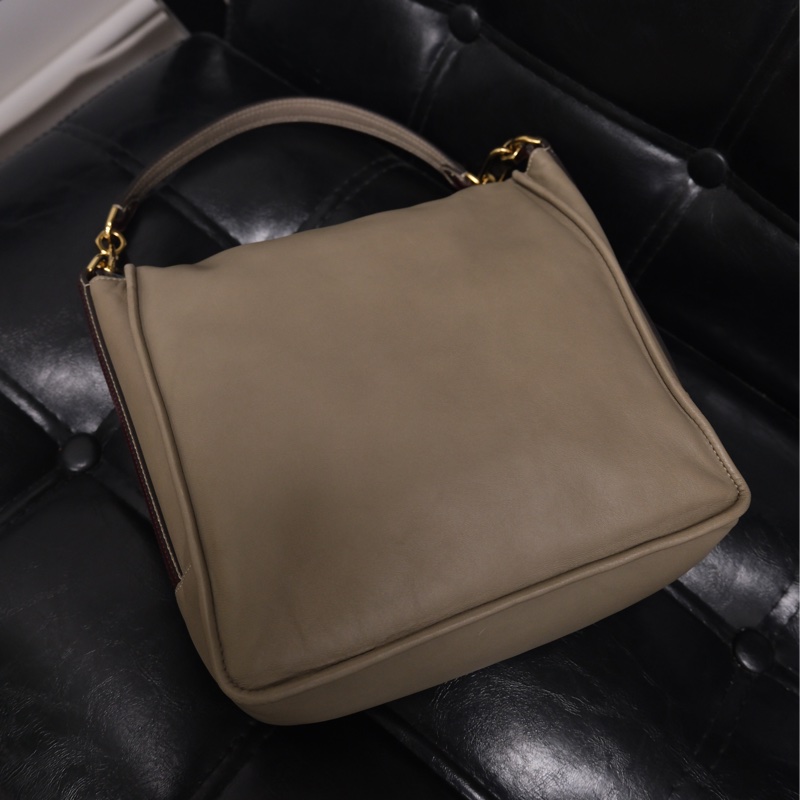 Loewe Vintage Leather Shoulder Bag 羅意威小羊皮腋下包-2