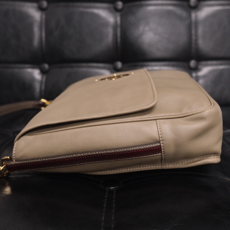 Loewe Vintage Leather Shoulder Bag 羅意威小羊皮腋下包-5