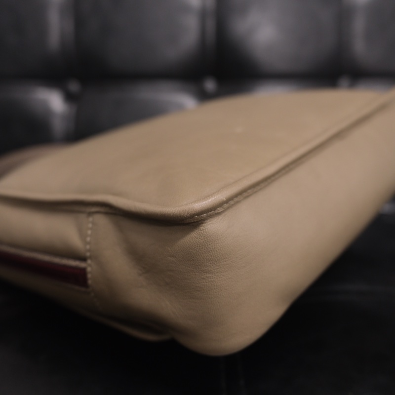 Loewe Vintage Leather Shoulder Bag 羅意威小羊皮腋下包-14