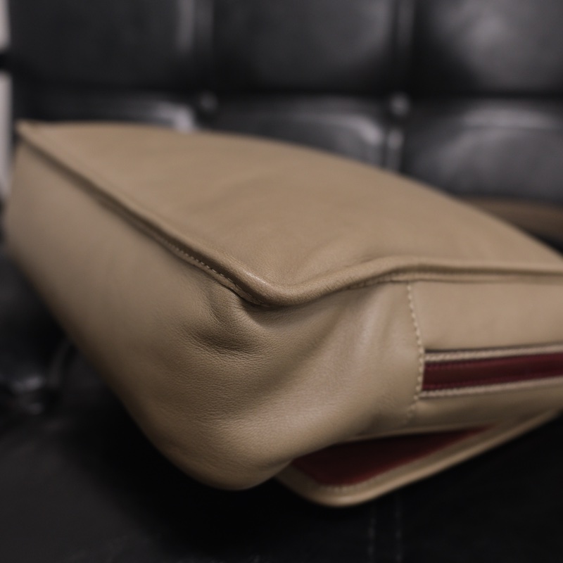Loewe Vintage Leather Shoulder Bag 羅意威小羊皮腋下包-15