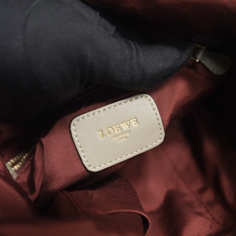 Loewe Vintage Leather Shoulder Bag 羅意威小羊皮腋下包-24