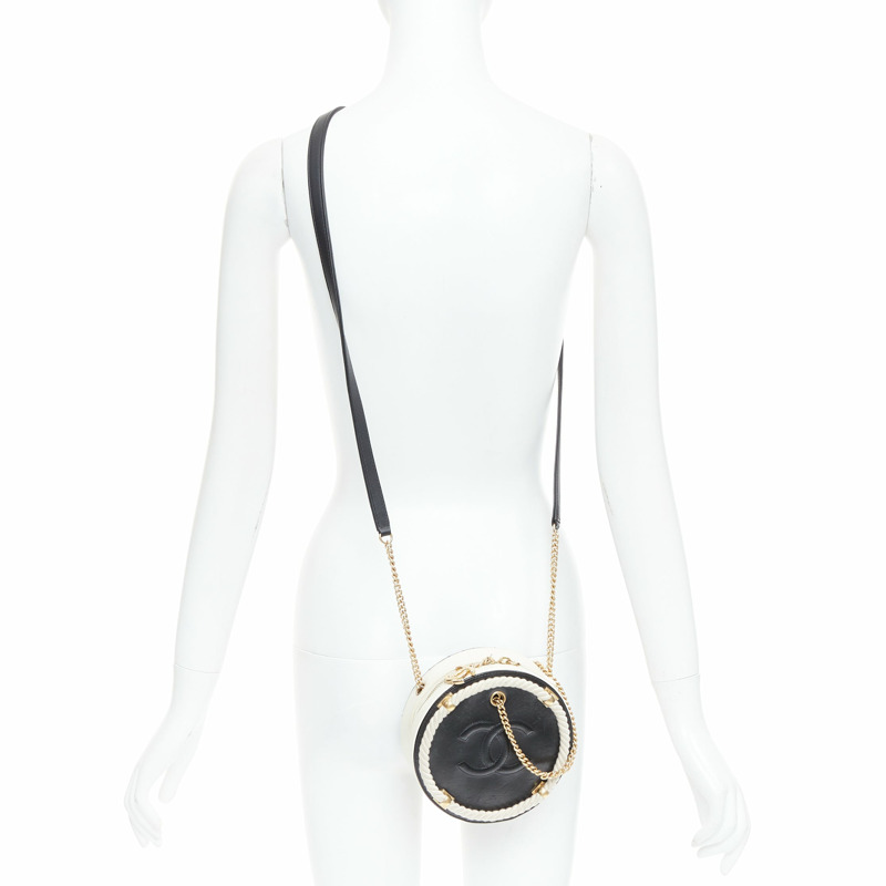 CHANEL 2019 Limited Edition En Vogue Round black cream leather crossbody bag-1