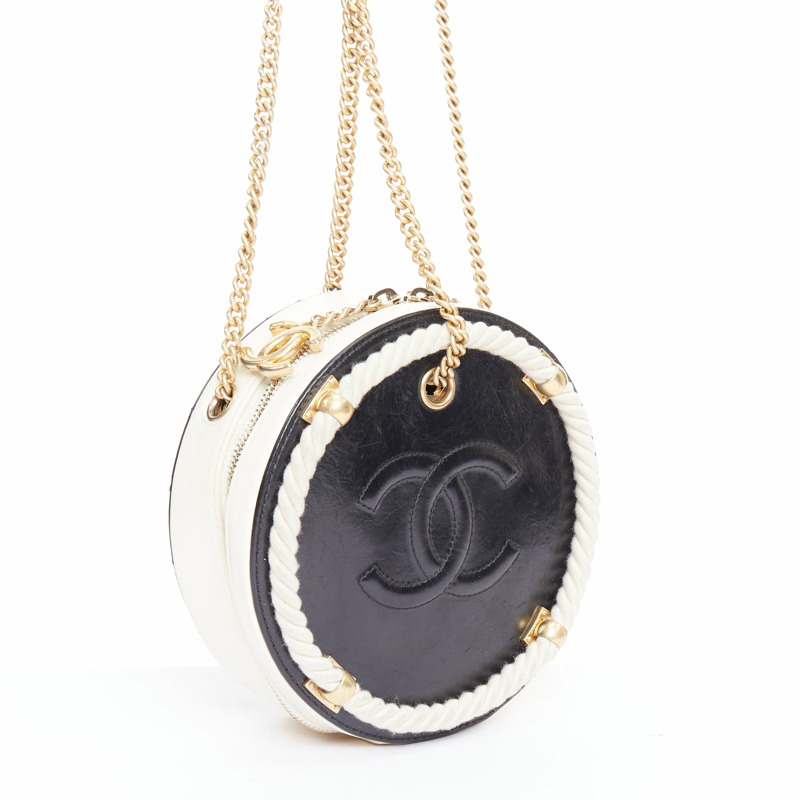 CHANEL 2019 Limited Edition En Vogue Round black cream leather crossbody bag-2