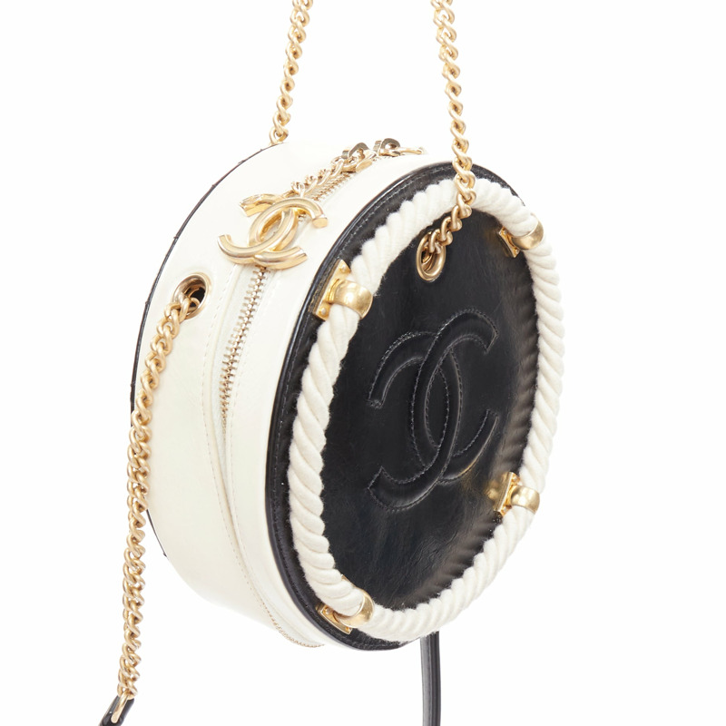 CHANEL 2019 Limited Edition En Vogue Round black cream leather crossbody bag-8