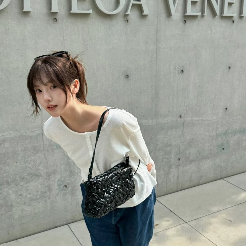bottega veneta新款黑色編織cha-cha腋下包手袋,芯片款 14*25*4cm,全新 配件塵袋紙袋-1