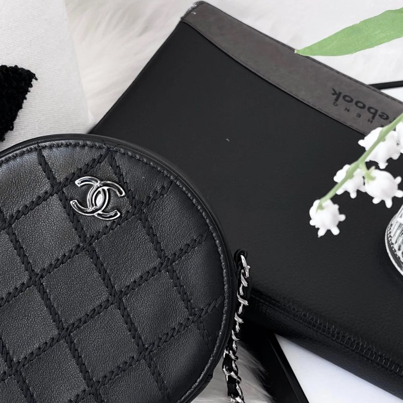 chanel 法朗扣圓餅包 10*10cm 全新 配件保卡塵袋-0