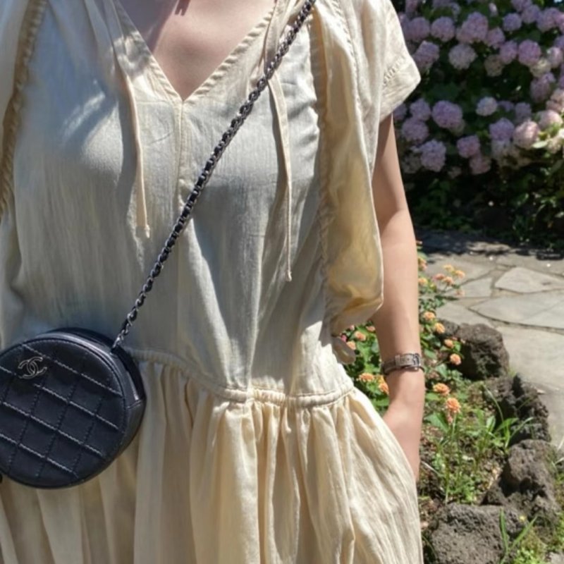 chanel 法朗扣圓餅包 10*10cm 全新 配件保卡塵袋-1