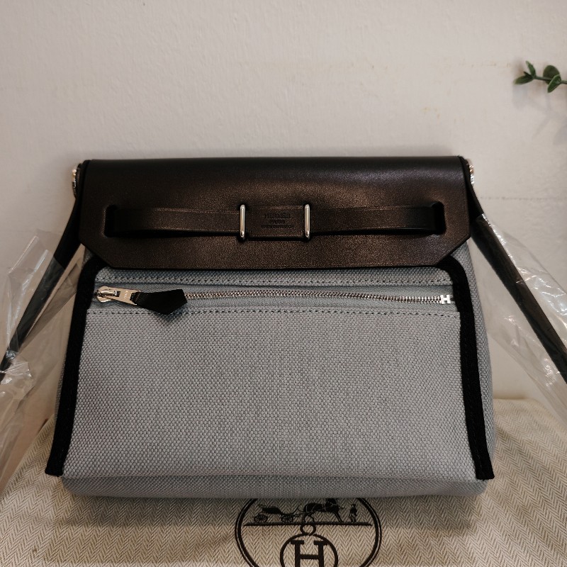 Hermes mini herbag 
熊貓配色 全新全套-2