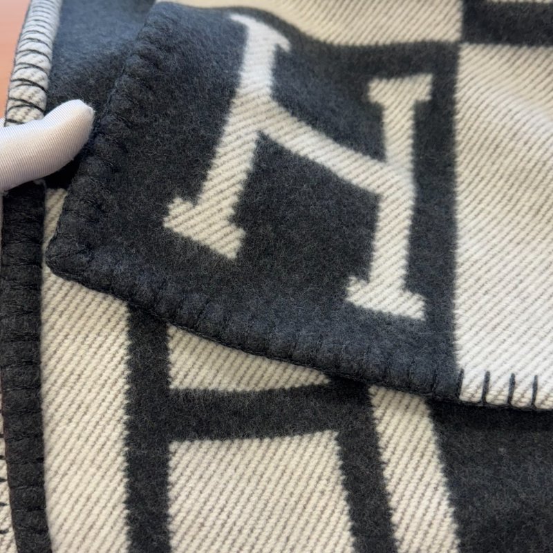 Avalon轻薄毛毯-2