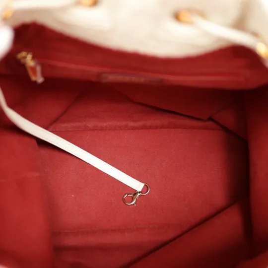 Chanel 象牙白色束口袋 水桶包 背包-19