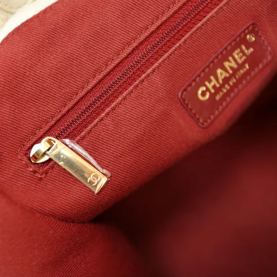 Chanel 象牙白色束口袋 水桶包 背包-21