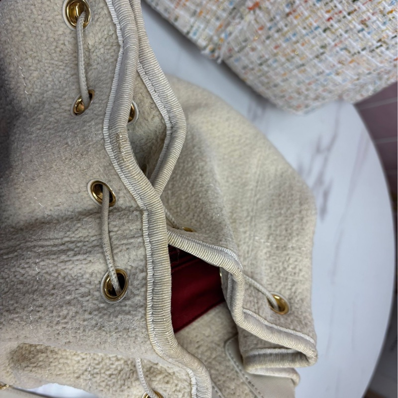 Chanel 象牙白色束口袋 水桶包 背包-25