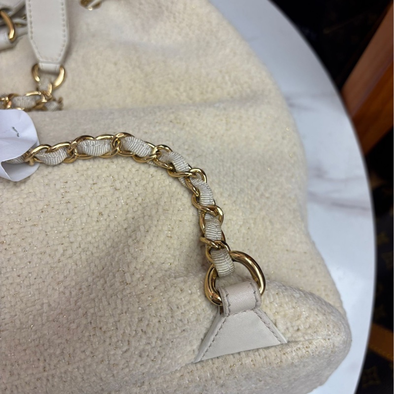 Chanel 象牙白色束口袋 水桶包 背包-26