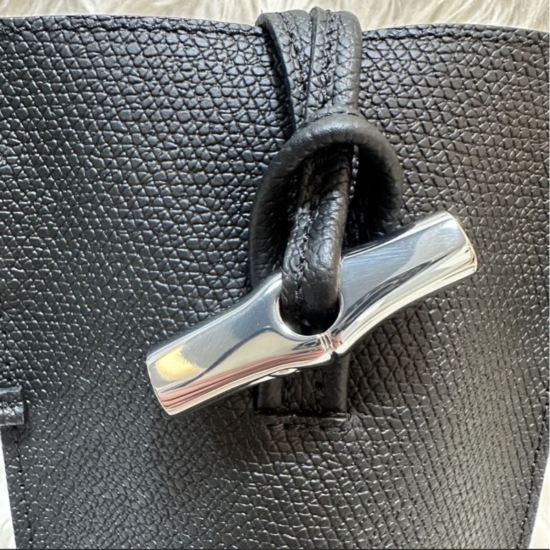 Longchamp 黑牛皮手機包-3