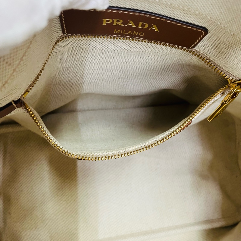 PRADA 普拉達黑字 LOGO 亞麻混紡帆布手提肩背包（米白×駝）-19