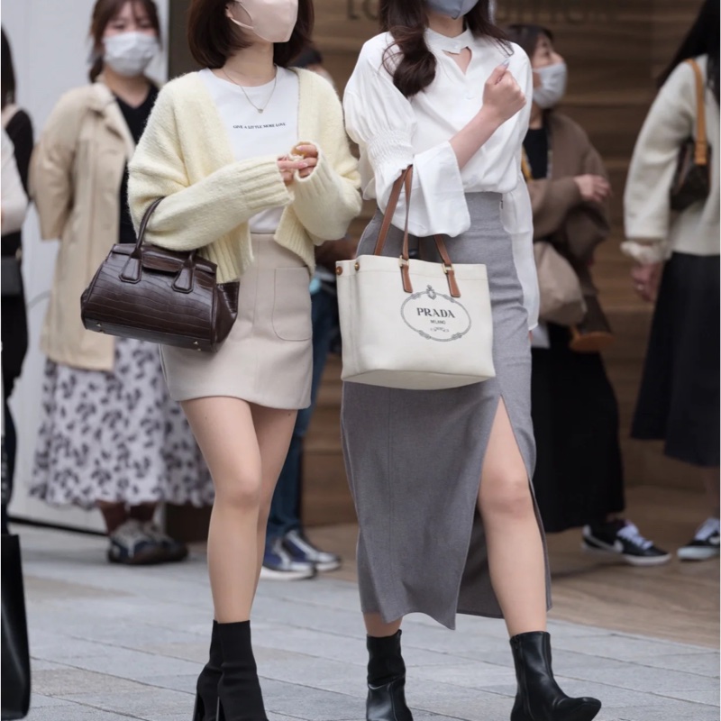 PRADA 普拉達黑字 LOGO 亞麻混紡帆布手提肩背包（米白×駝）-32