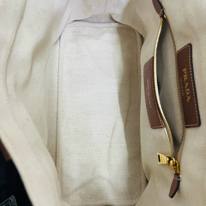 PRADA 普拉達黑字 LOGO 亞麻混紡帆布手提肩背包（米白×駝）-43
