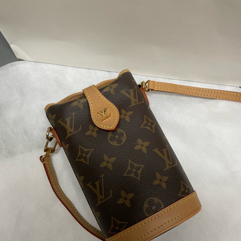 LV Fold Me 收納包-5