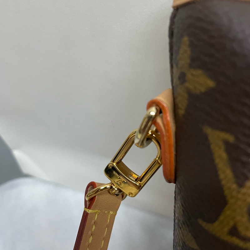 LV Fold Me 收納包-10