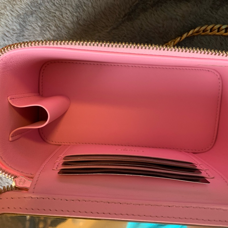 CHANEL 粉紅愛心金球化妝包-11