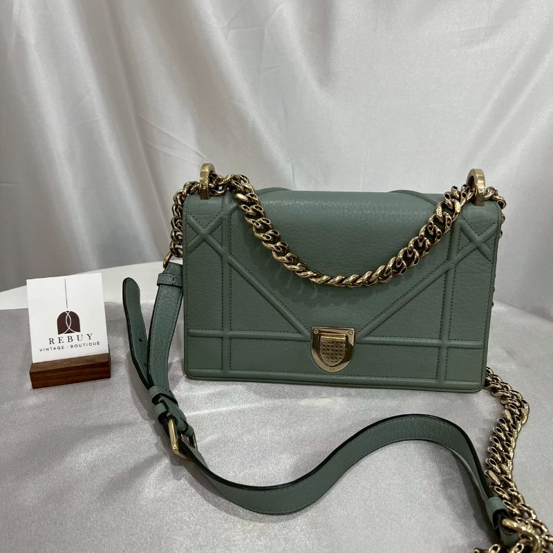 DIOR 湖水綠金扣盾牌包-0